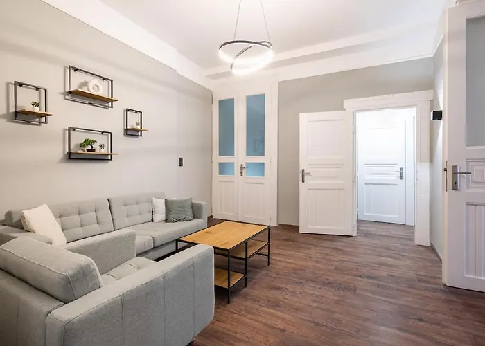 Premium 4 Bedroom Apartment On Maria St