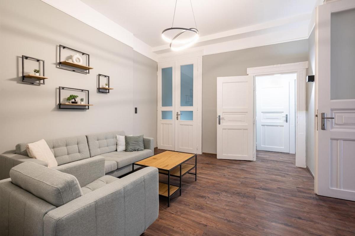 Premium 4 Bedroom On Maria St Apartment Budapest